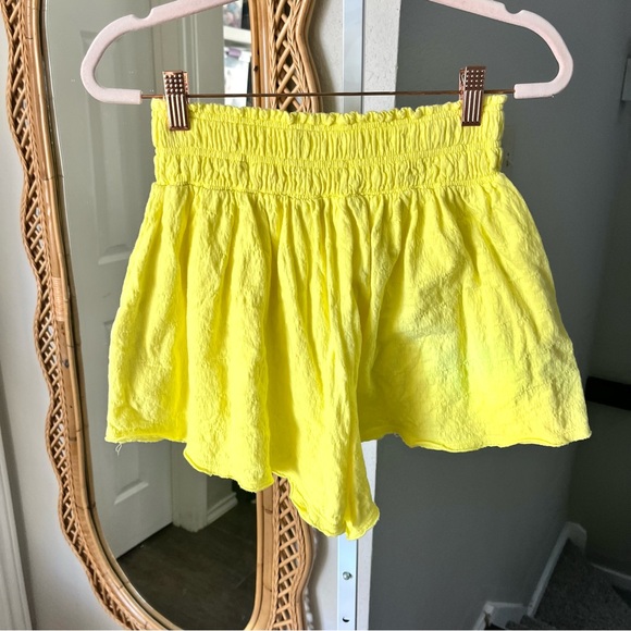 Anthropologie / Daily Practice Kimberly Shorts in Neon Celery - Picture 6 of 7
